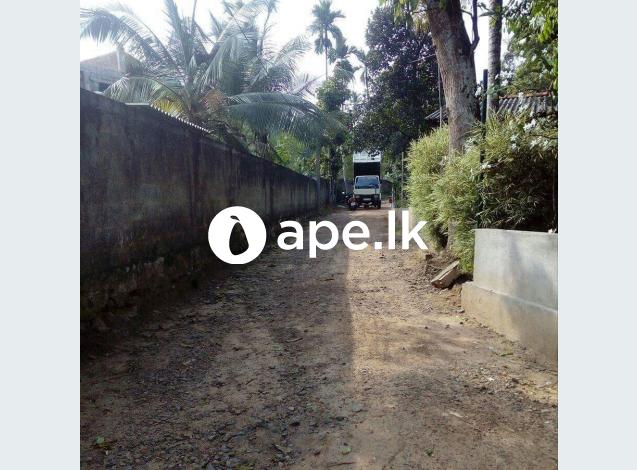 Land for sale at Bandaragama town