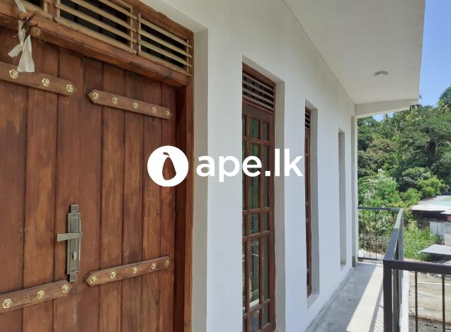 Upstairs House for rent in Kandy city limits