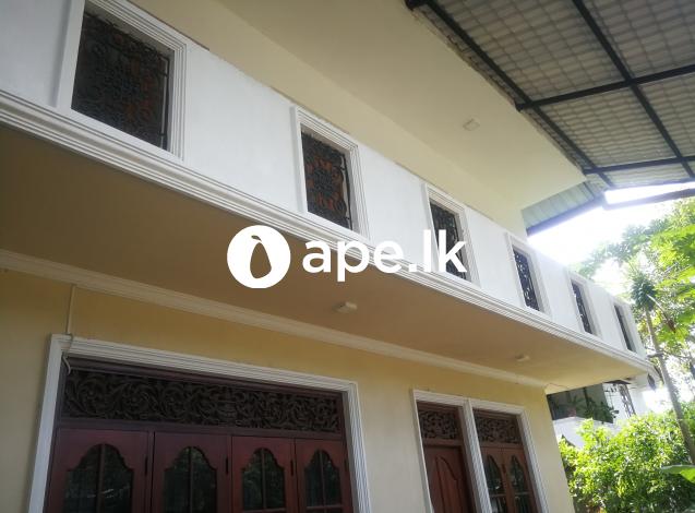 Upstairs House for rent at Gangodawilà & Nugegoda